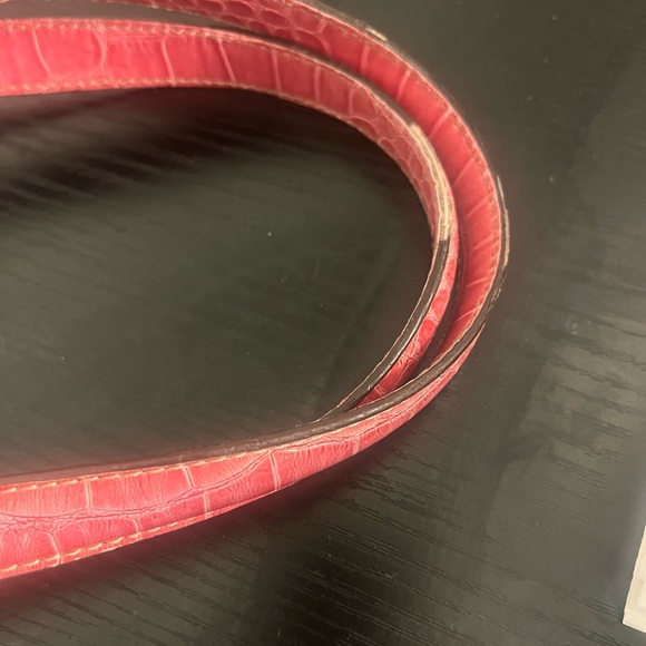 Elegant Pink Liz Claiborne Crocodile-Embossed Handbag - Picture 5 of 8